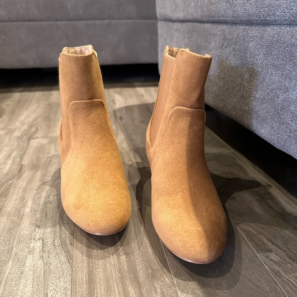 Suede boot - size 5.5 - Picture 2 of 4